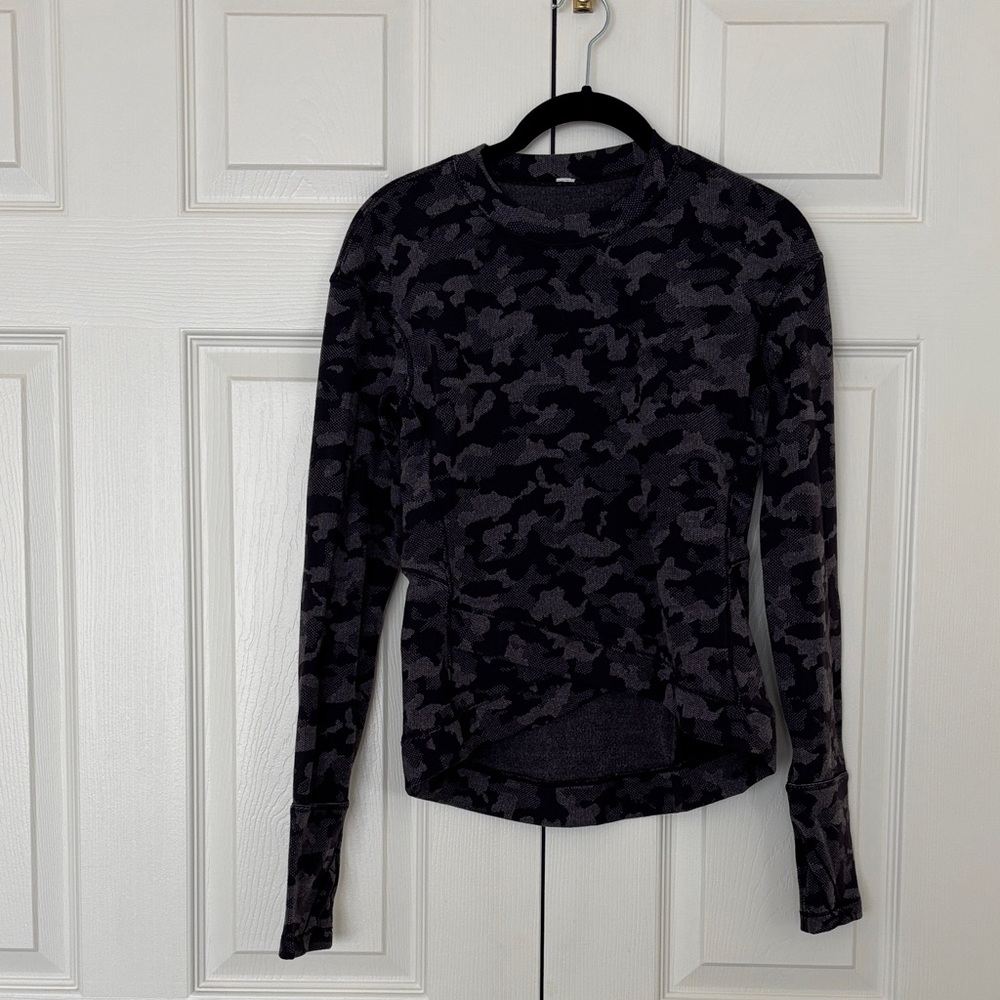 Lululemon Athletica Black Camouflage Sweatshirt